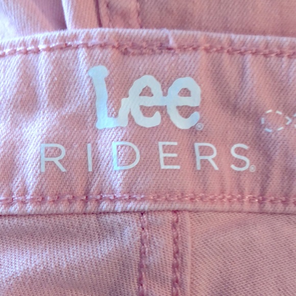Lee Riders midrise Bermuda woman’s shorts size 18M - Picture 6 of 9